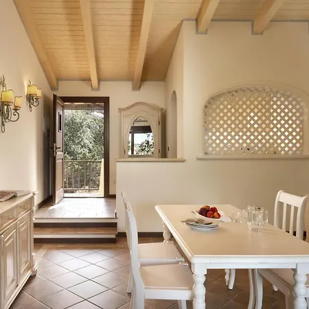 Il Giardino Degli Oleandri Ξενοδοχείο με διαμερίσματα Πόρτο Τσέρβο